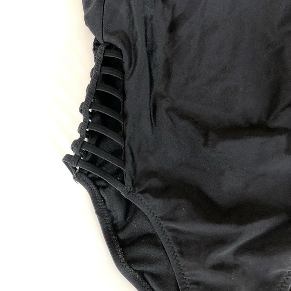 Mossimo Swimsuit - Picture 4 of 4